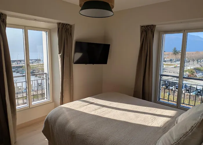 De La Maison Aparthotel *